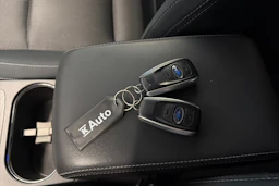 Valkoinen Subaru Outback 2016 kuva 30.