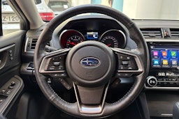 Punainen Subaru Outback 2018 kuva 18.