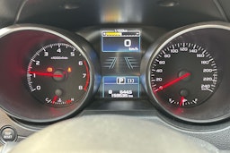 Punainen Subaru Outback 2018 kuva 19.