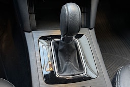 Punainen Subaru Outback 2018 kuva 25.