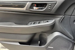 hopea Subaru Outback 2019 kuva 16.