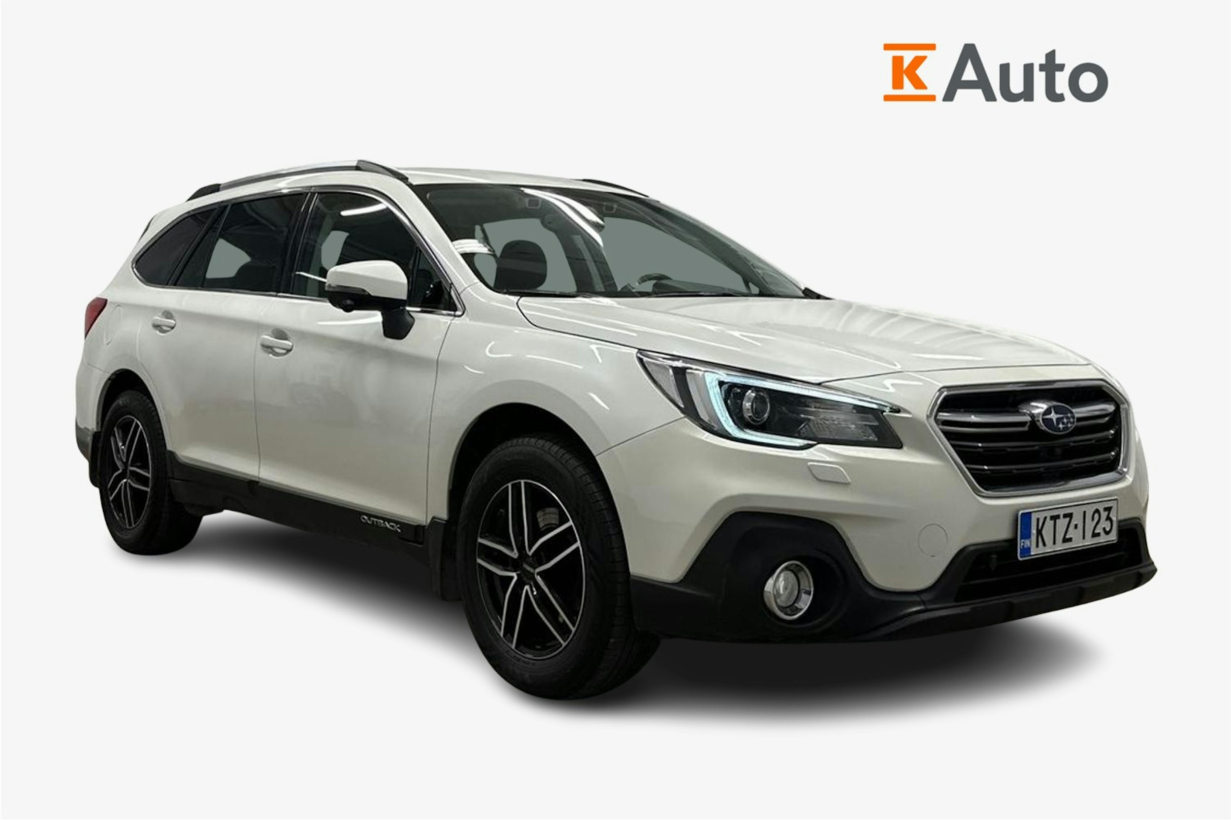 valkoinen Subaru Outback 2020 kuva 1.