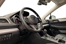 valkoinen Subaru Outback 2020 kuva 7.