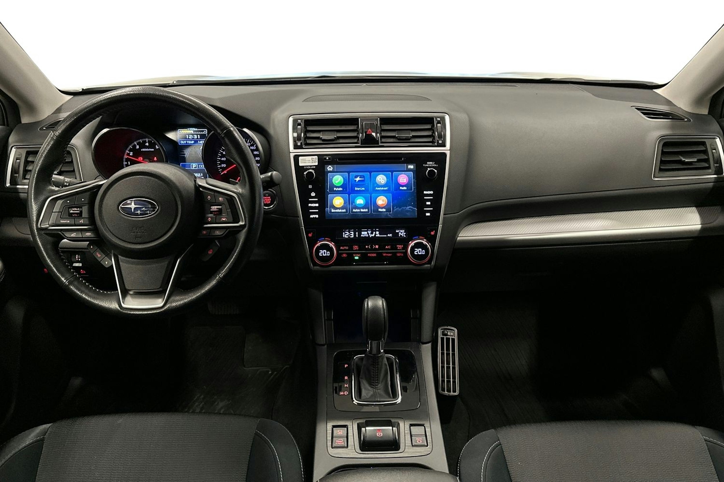 valkoinen Subaru Outback 2020 kuva 9.