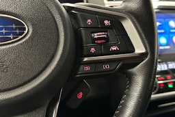 valkoinen Subaru Outback 2020 kuva 21.