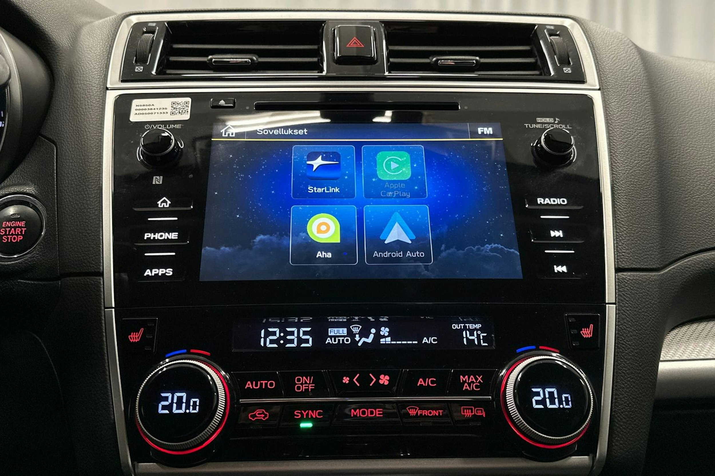 valkoinen Subaru Outback 2020 kuva 29.