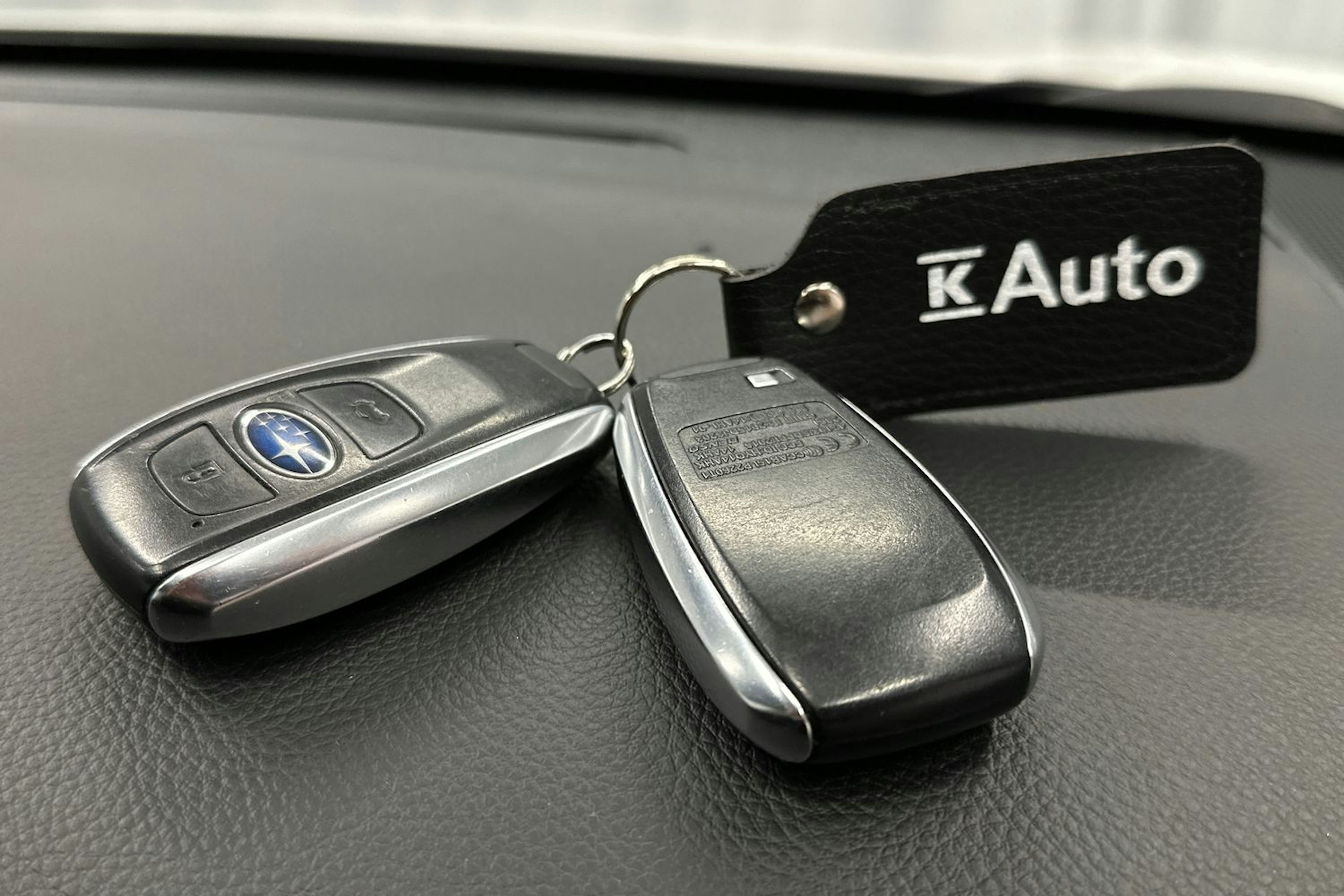 valkoinen Subaru Outback 2020 kuva 32.