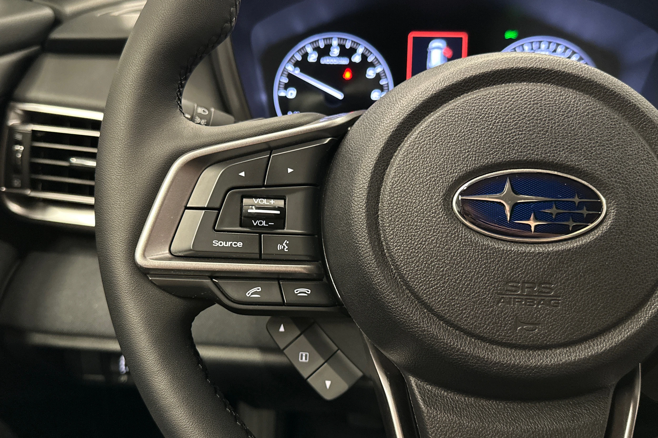 harmaa Subaru Outback 2021 kuva 11.