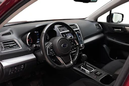 punainen Subaru Outback 2021 kuva 6.