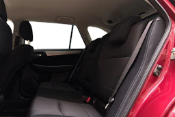 punainen Subaru Outback 2021 kuva 8.