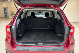 punainen Subaru Outback 2021 kuva 11.
