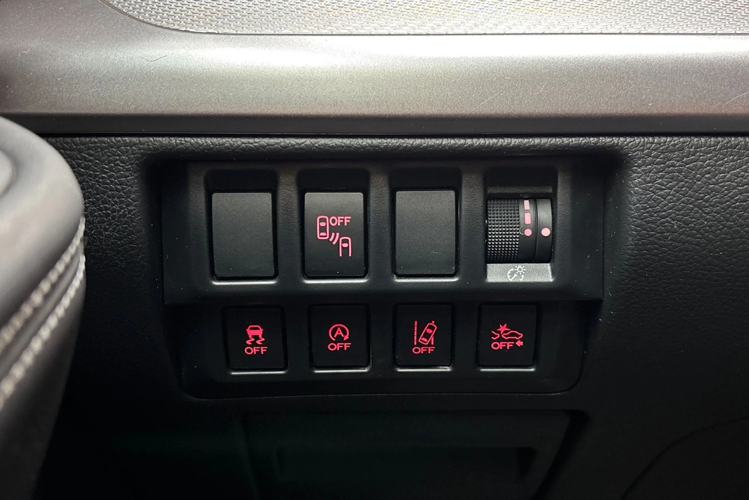 punainen Subaru Outback 2021 kuva 15.