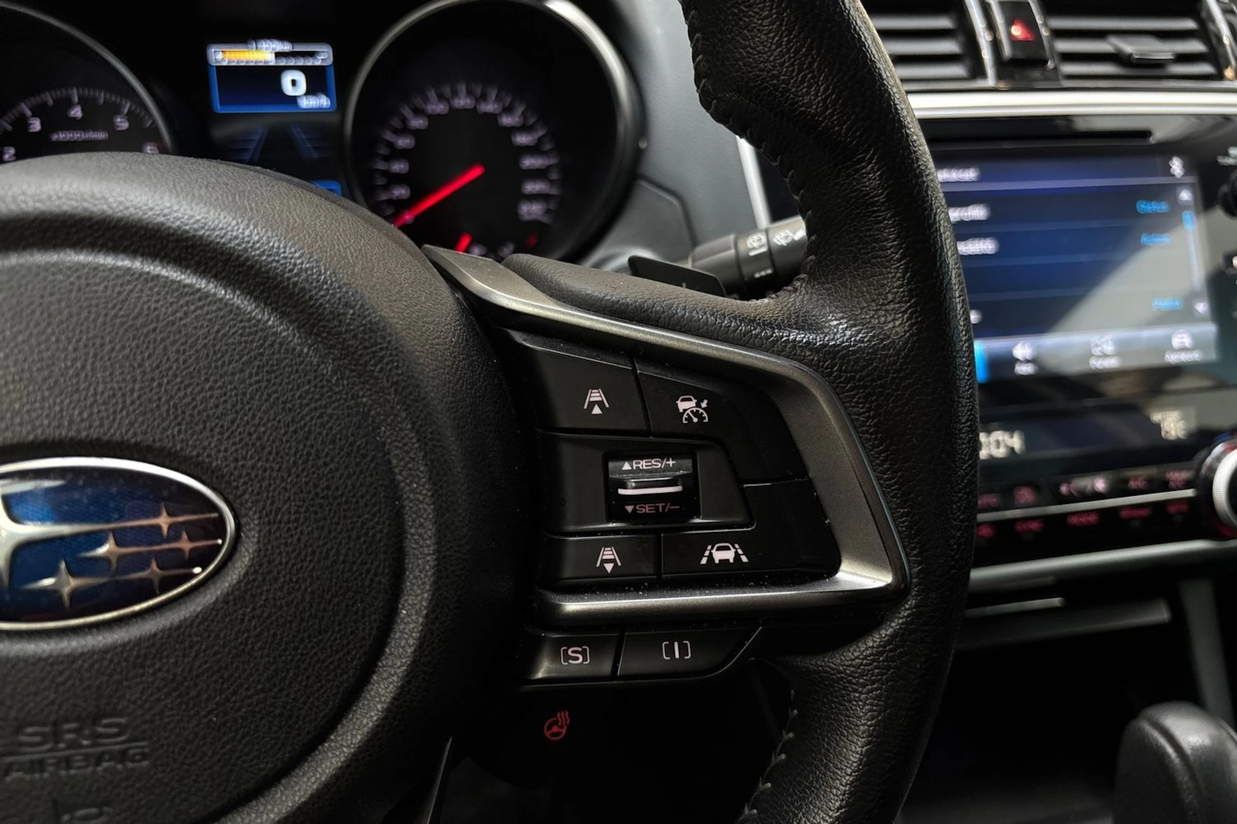 punainen Subaru Outback 2021 kuva 17.
