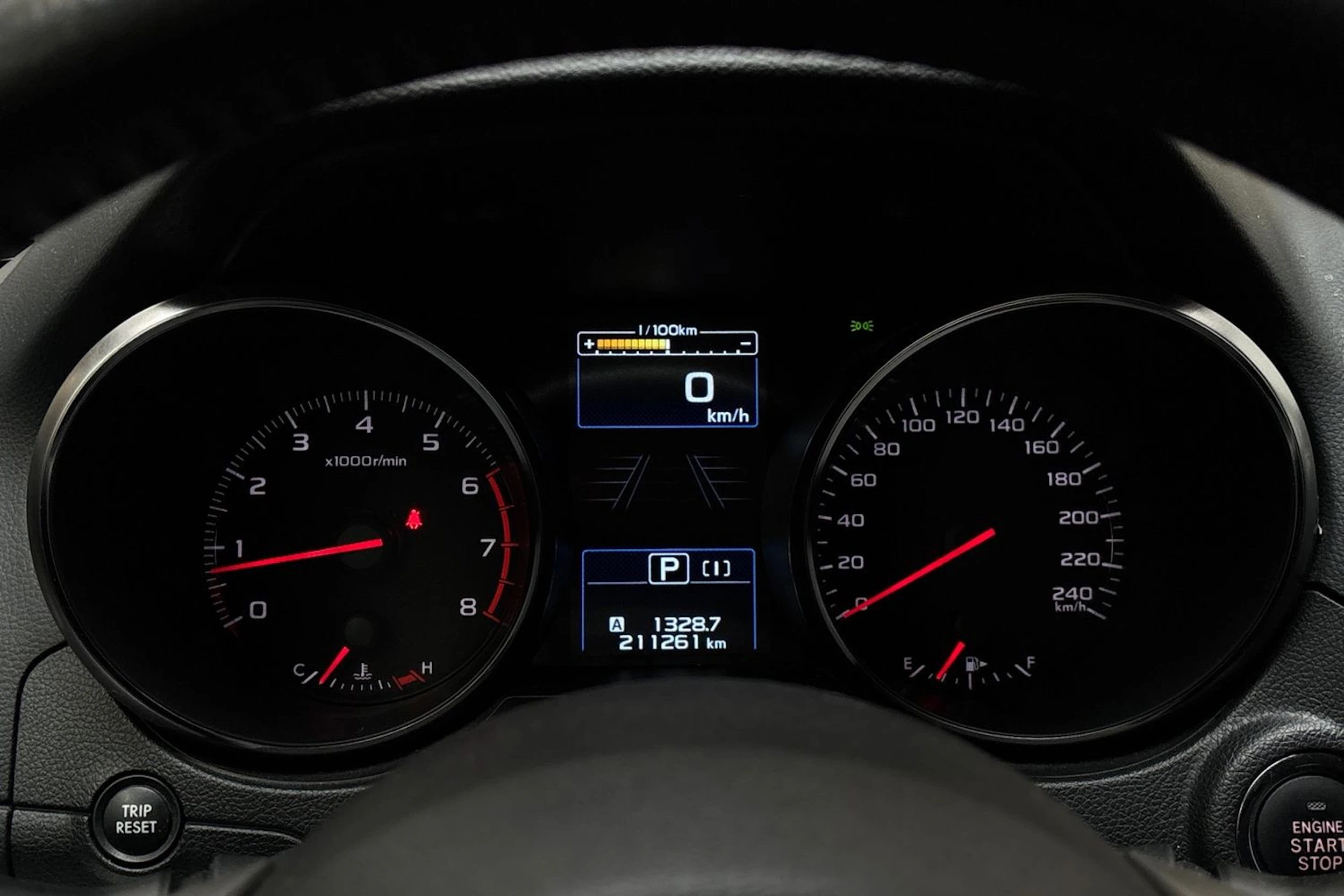 punainen Subaru Outback 2021 kuva 18.