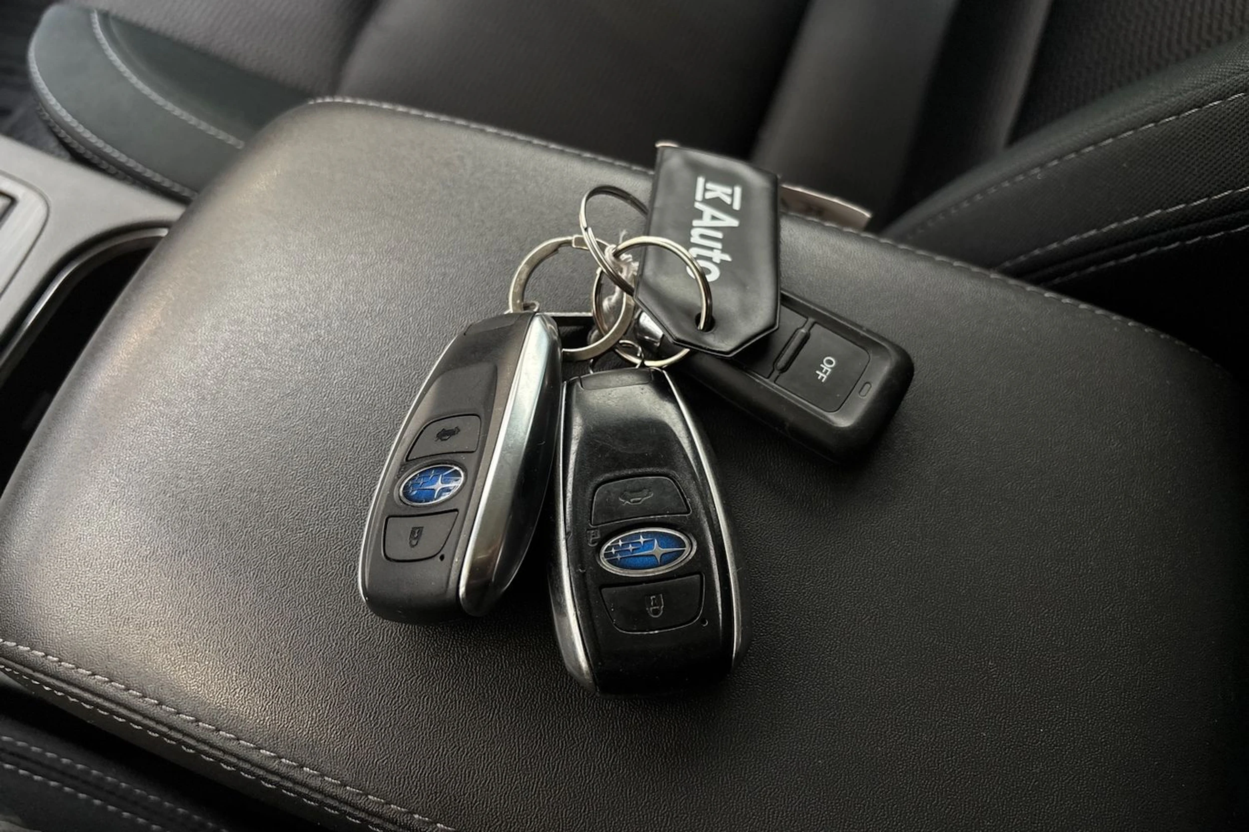 punainen Subaru Outback 2021 kuva 23.