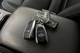 punainen Subaru Outback 2021 kuva 23.
