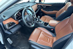 valkoinen Subaru Outback 2022 kuva 3.