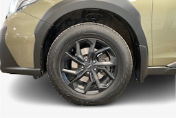 Vihreä Subaru Outback 2023 kuva 11.