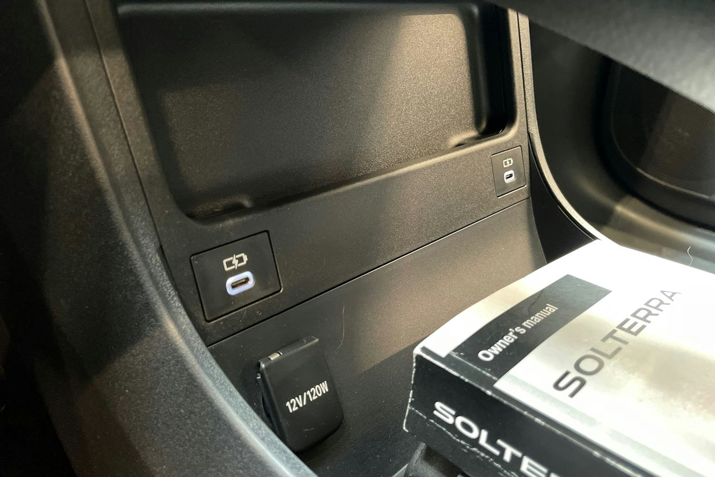 hopea Subaru Solterra 2022 kuva 29.
