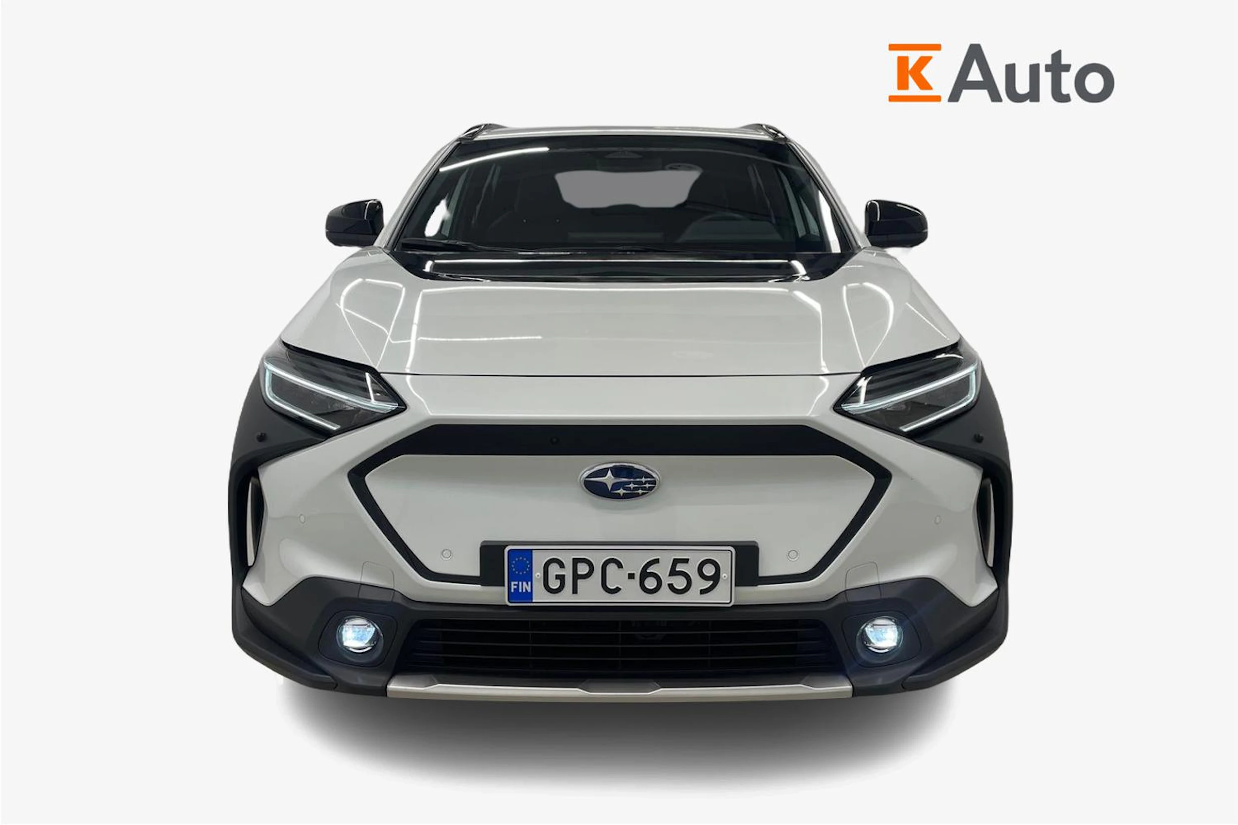 Valkoinen Subaru Solterra 2023 kuva 4.