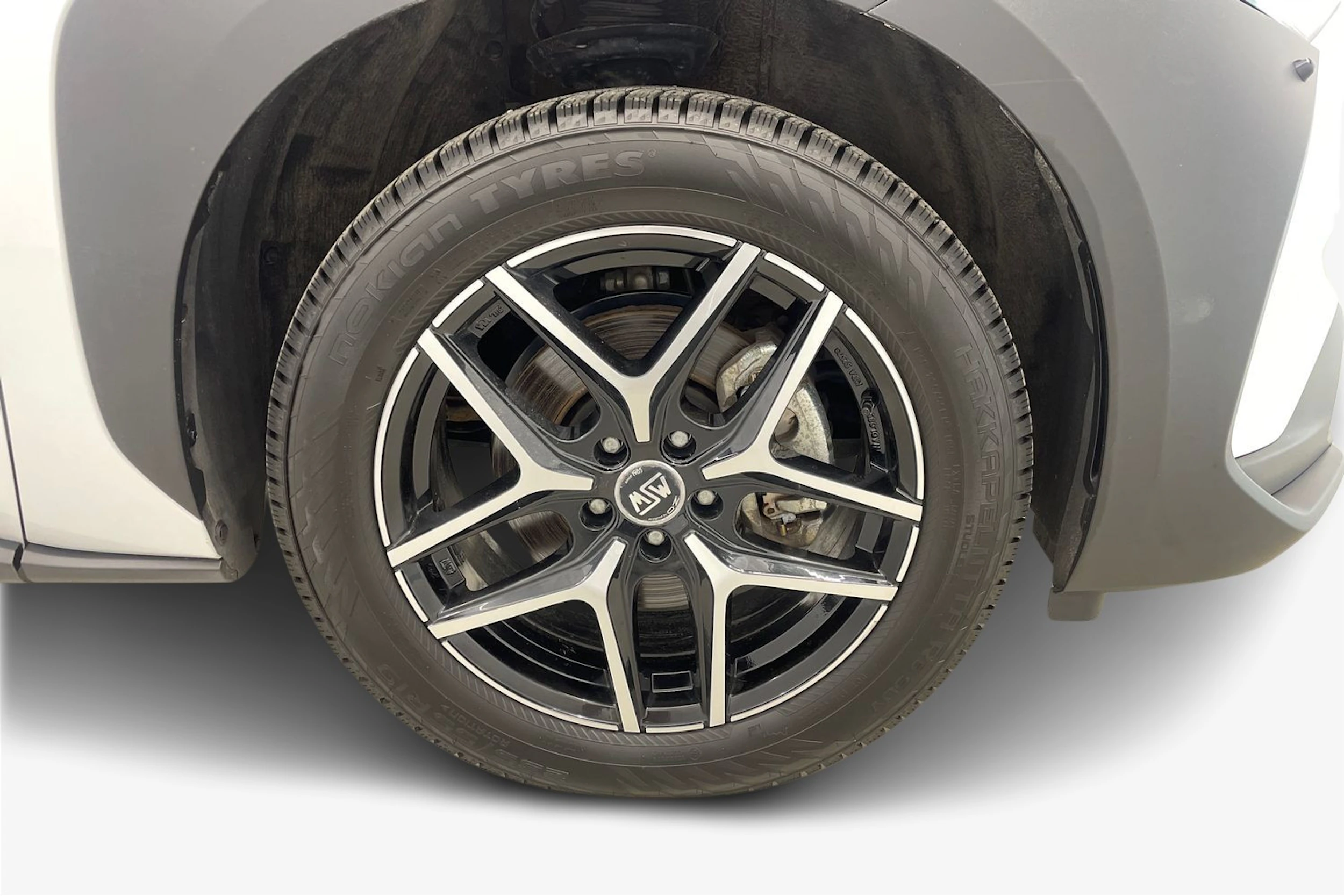 Valkoinen Subaru Solterra 2023 kuva 9.