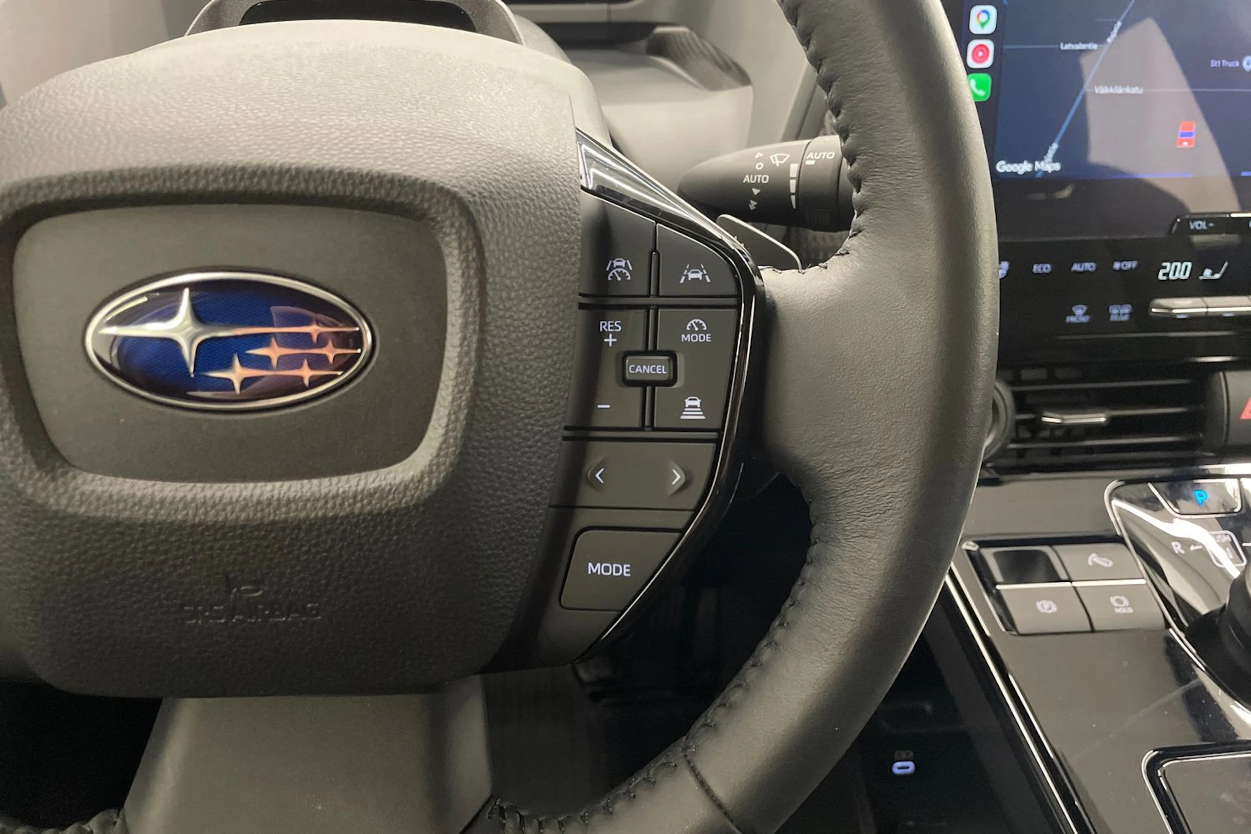 Valkoinen Subaru Solterra 2023 kuva 13.