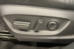 Valkoinen Subaru Solterra 2023 kuva 21.