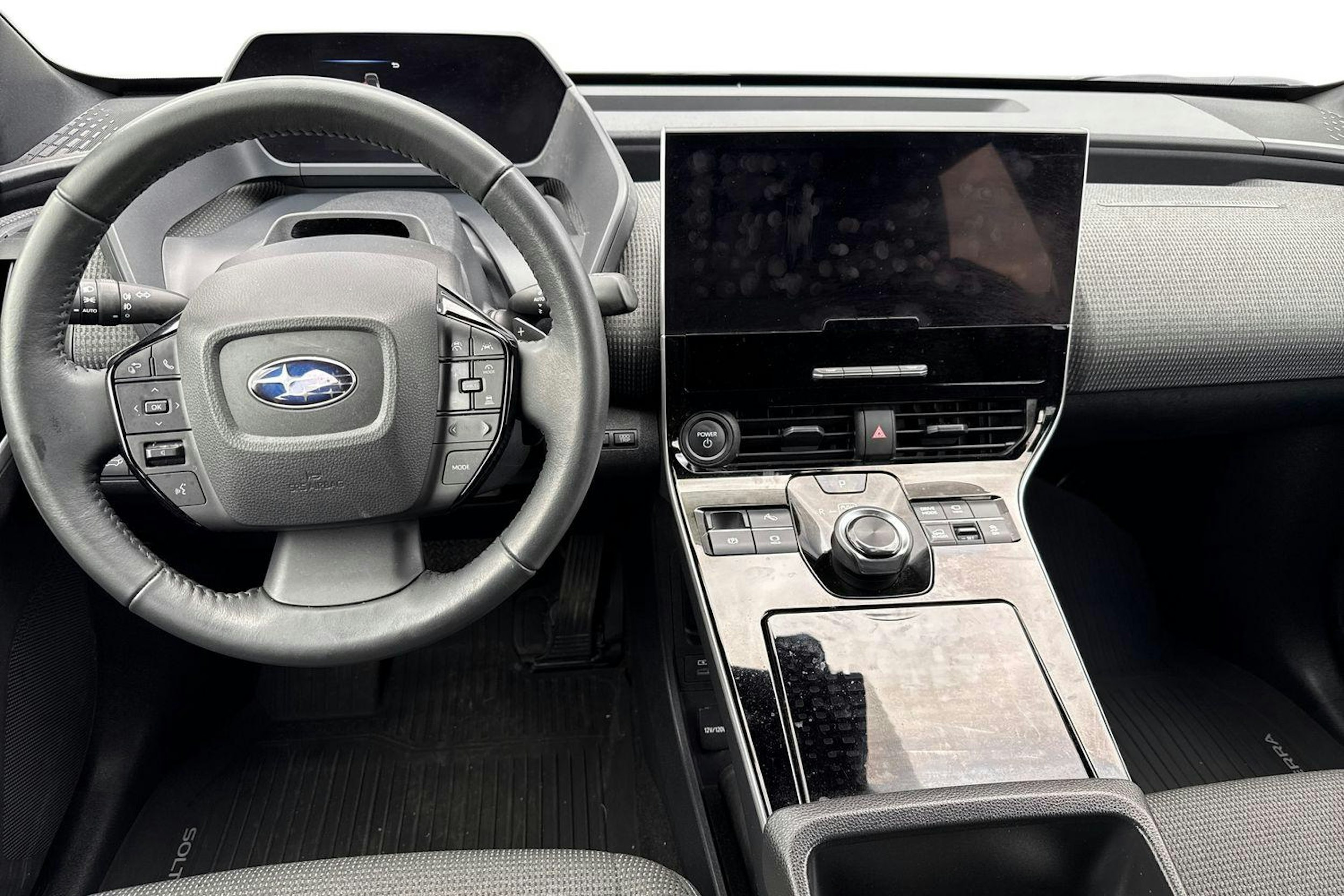 valkoinen Subaru Solterra 2023 kuva 3.