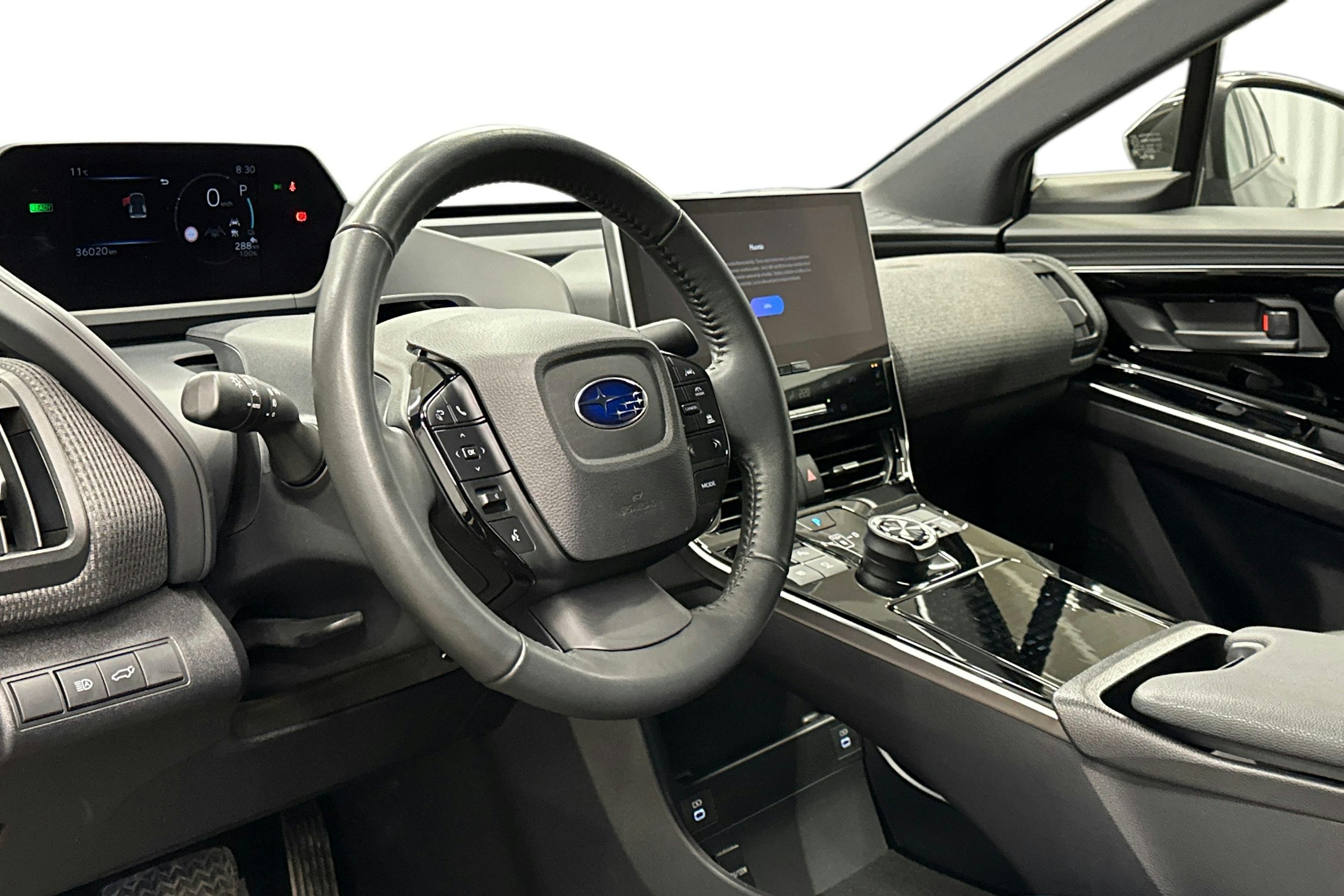 musta Subaru Solterra 2023 kuva 7.