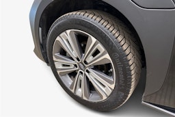 musta Subaru Solterra 2023 kuva 11.