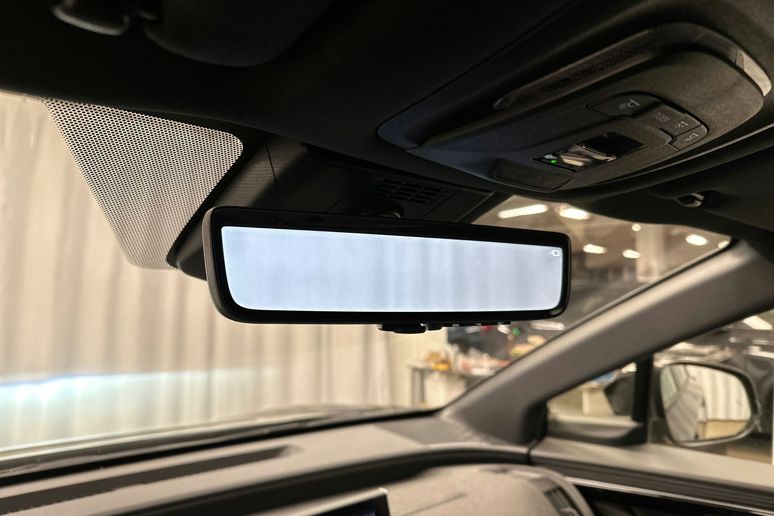 musta Subaru Solterra 2023 kuva 23.