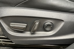 musta Subaru Solterra 2023 kuva 25.