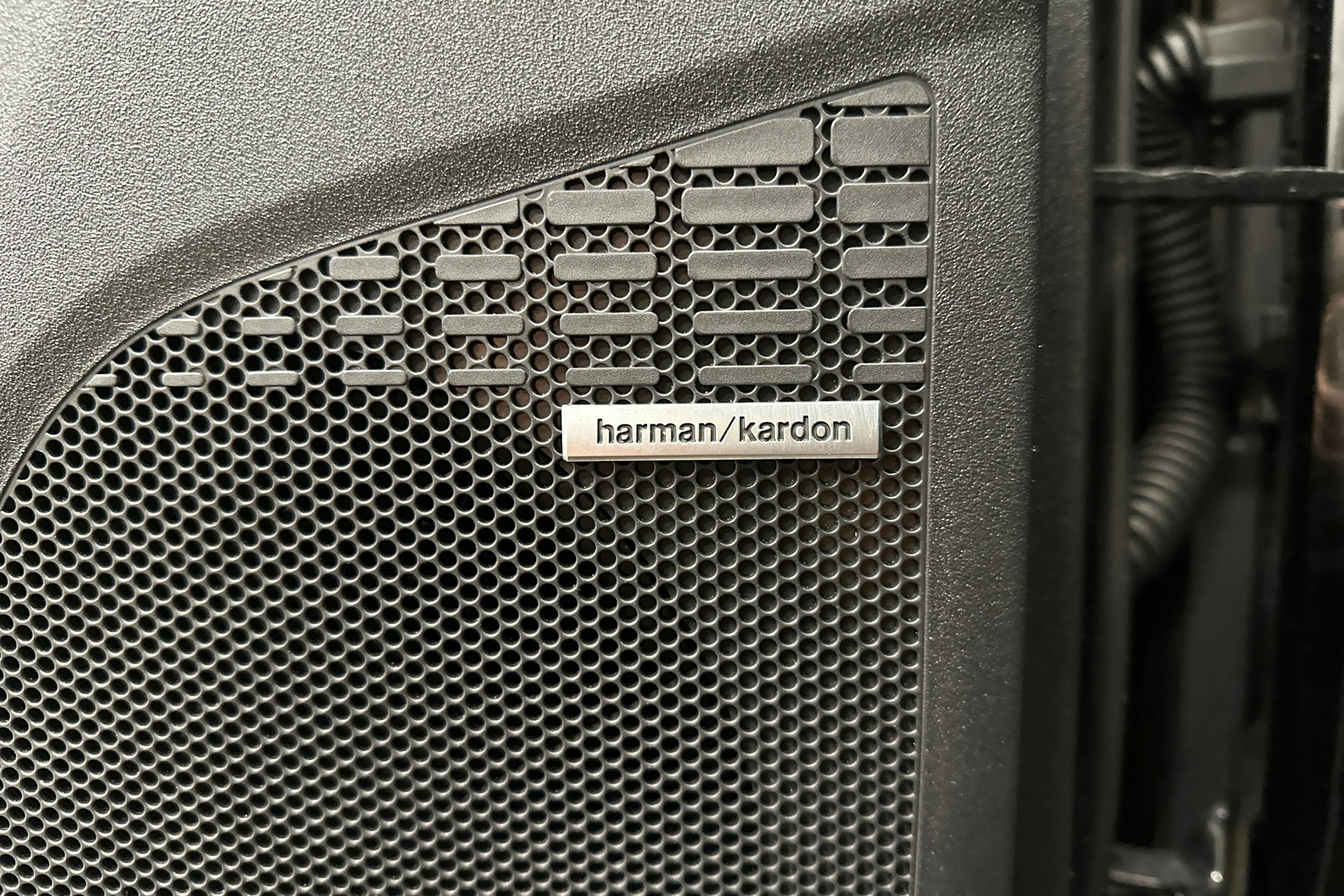 musta Subaru Solterra 2023 kuva 27.