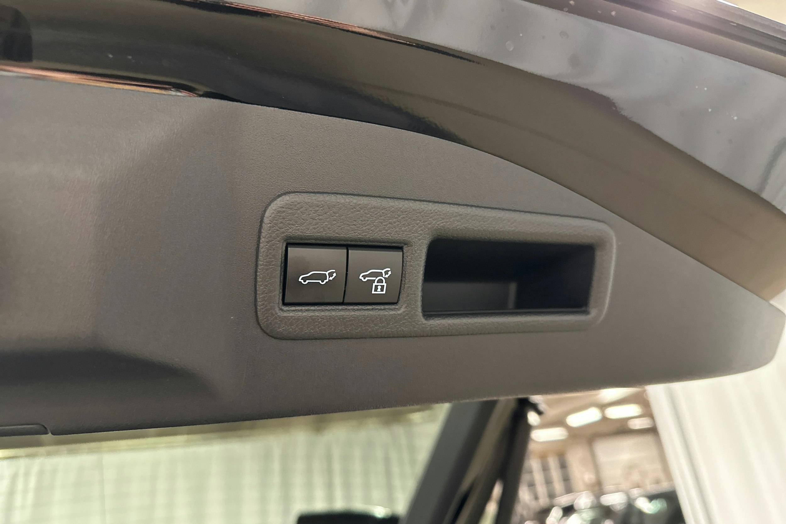 musta Subaru Solterra 2023 kuva 30.