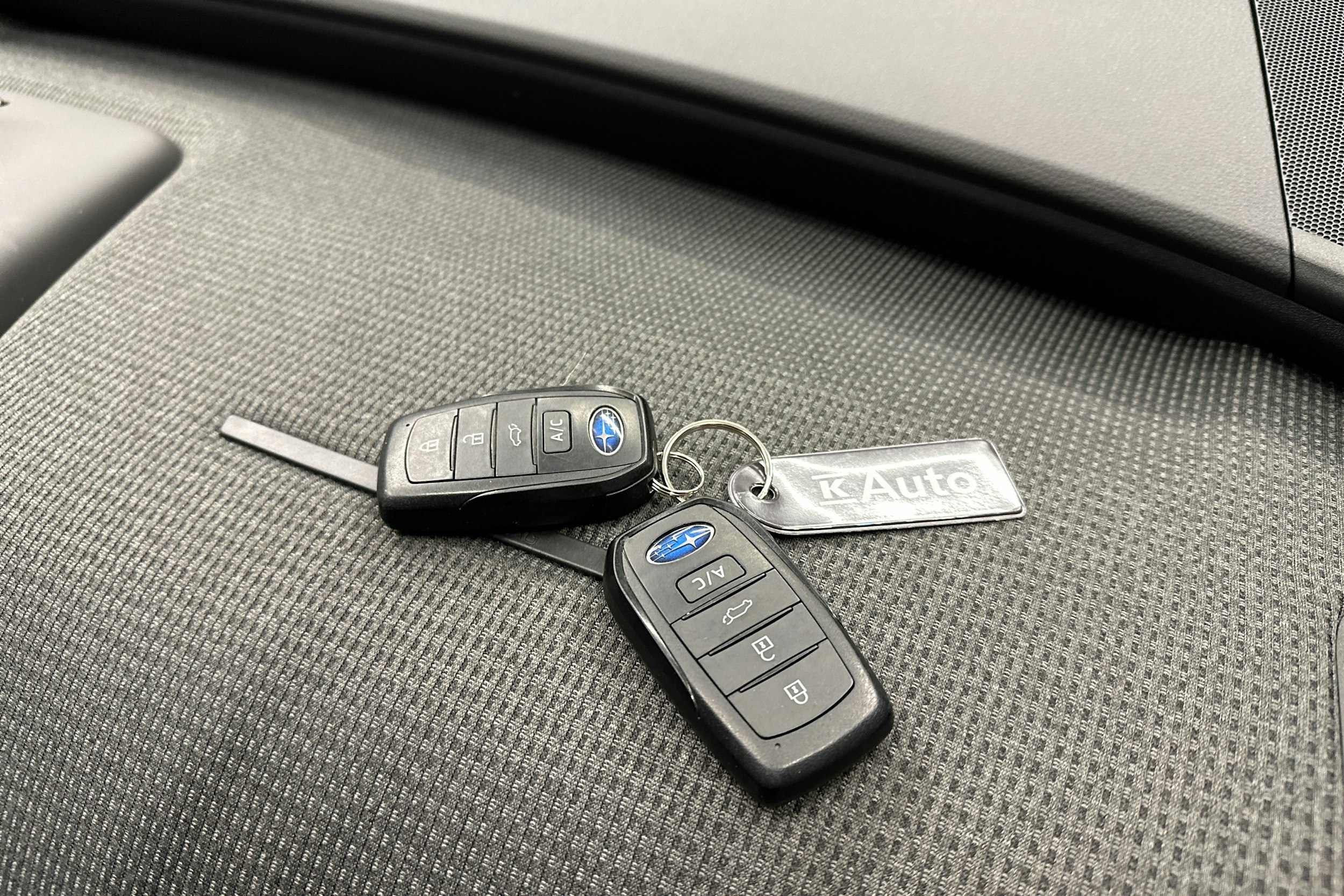 musta Subaru Solterra 2023 kuva 32.