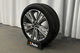 harmaa Subaru Solterra 2023 kuva 10.