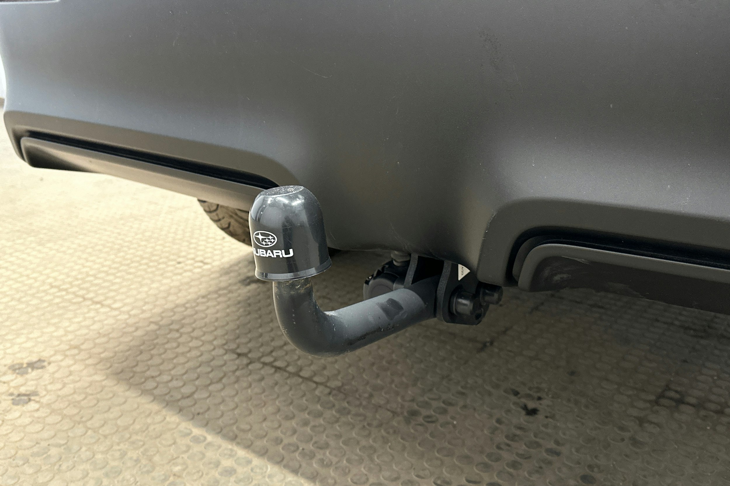 harmaa Subaru Solterra 2023 kuva 13.