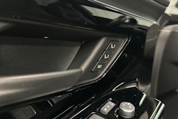 harmaa Subaru Solterra 2023 kuva 17.