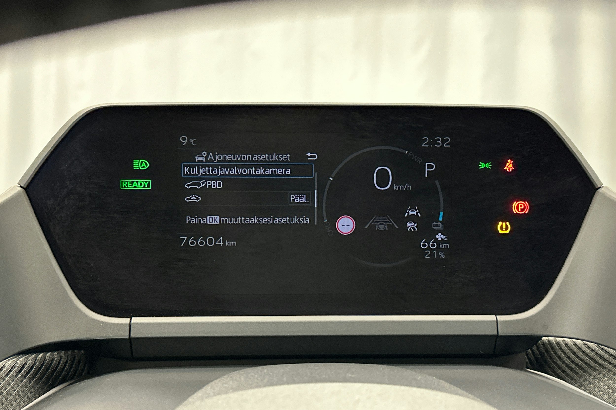 harmaa Subaru Solterra 2023 kuva 24.