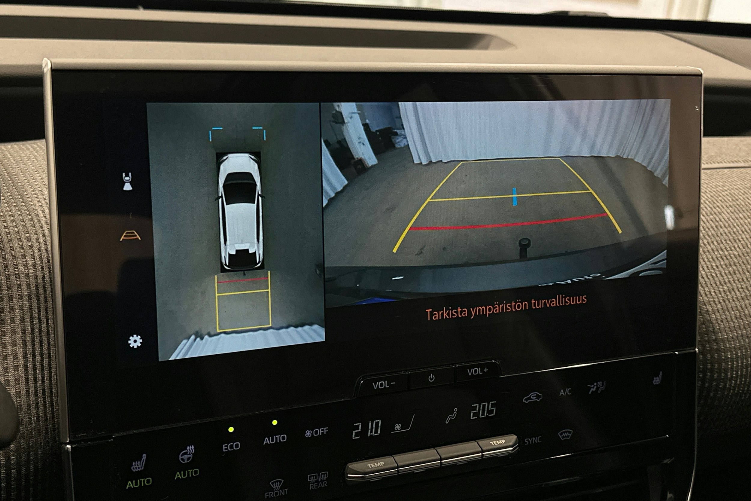 harmaa Subaru Solterra 2023 kuva 27.