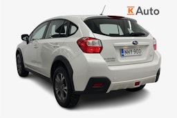 Valkoinen Subaru XV 2012 kuva 2.