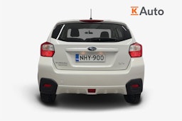 Valkoinen Subaru XV 2012 kuva 3.