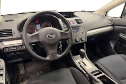 Valkoinen Subaru XV 2012 kuva 7.