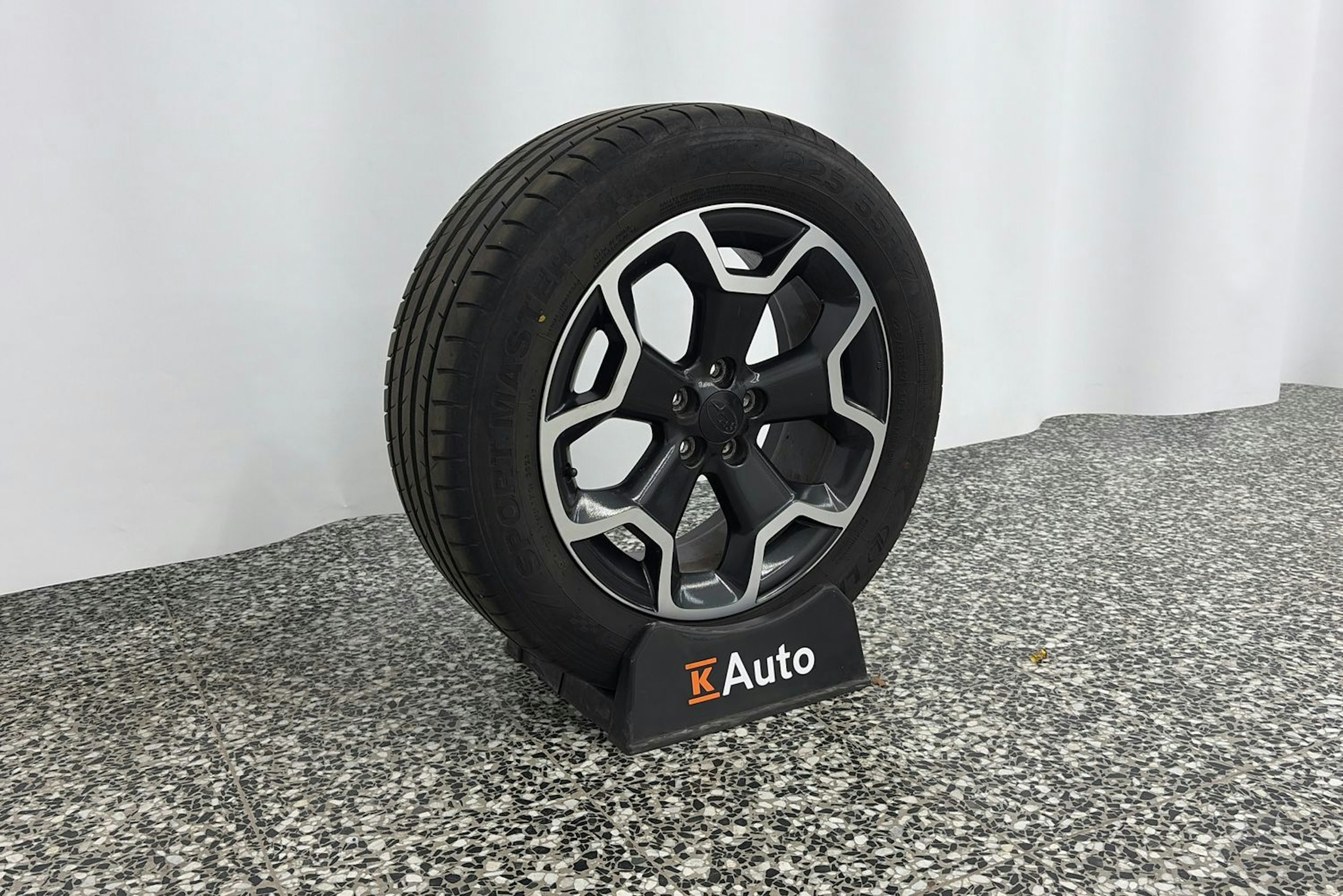 Valkoinen Subaru XV 2012 kuva 13.