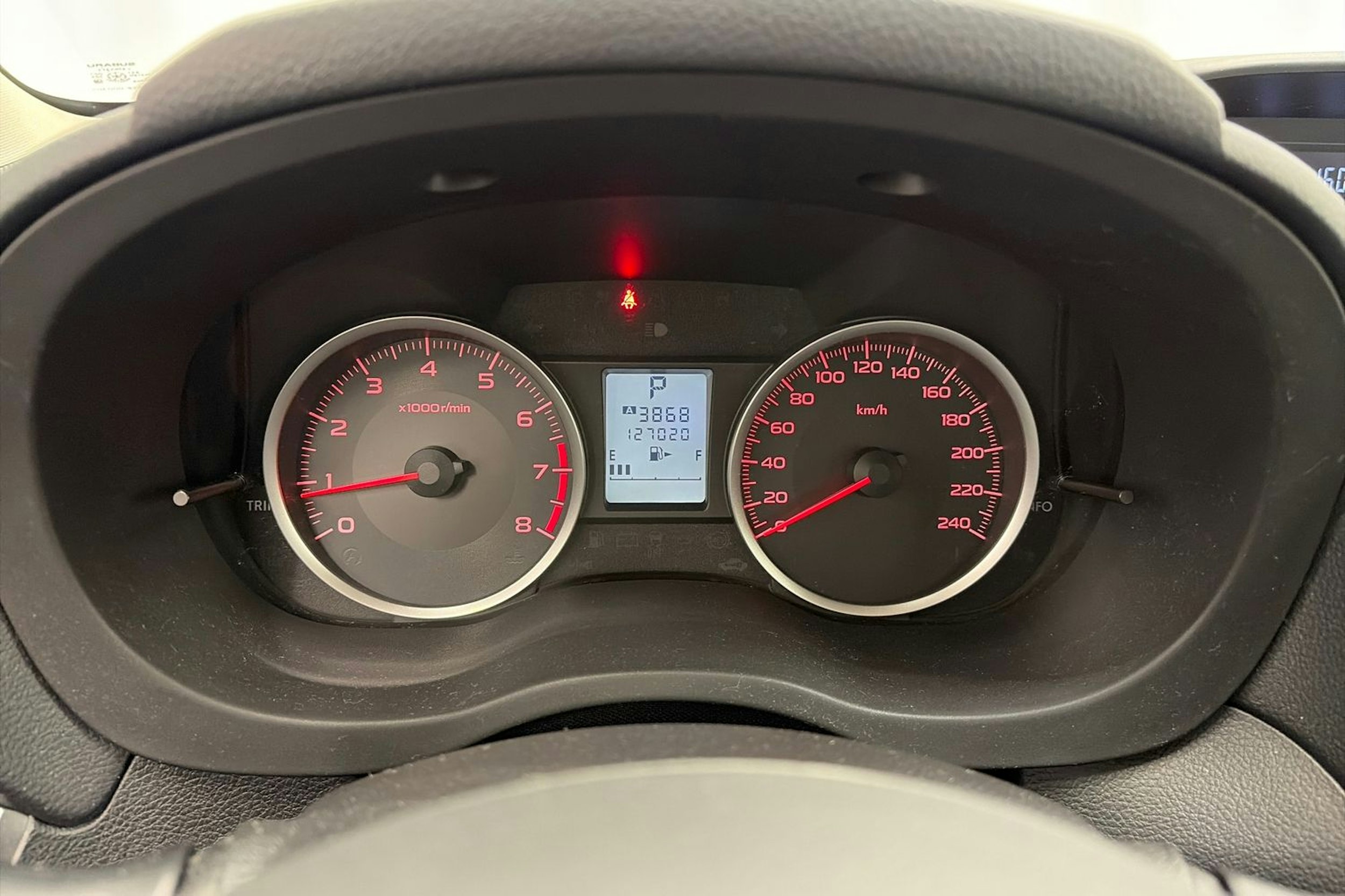 Valkoinen Subaru XV 2012 kuva 16.