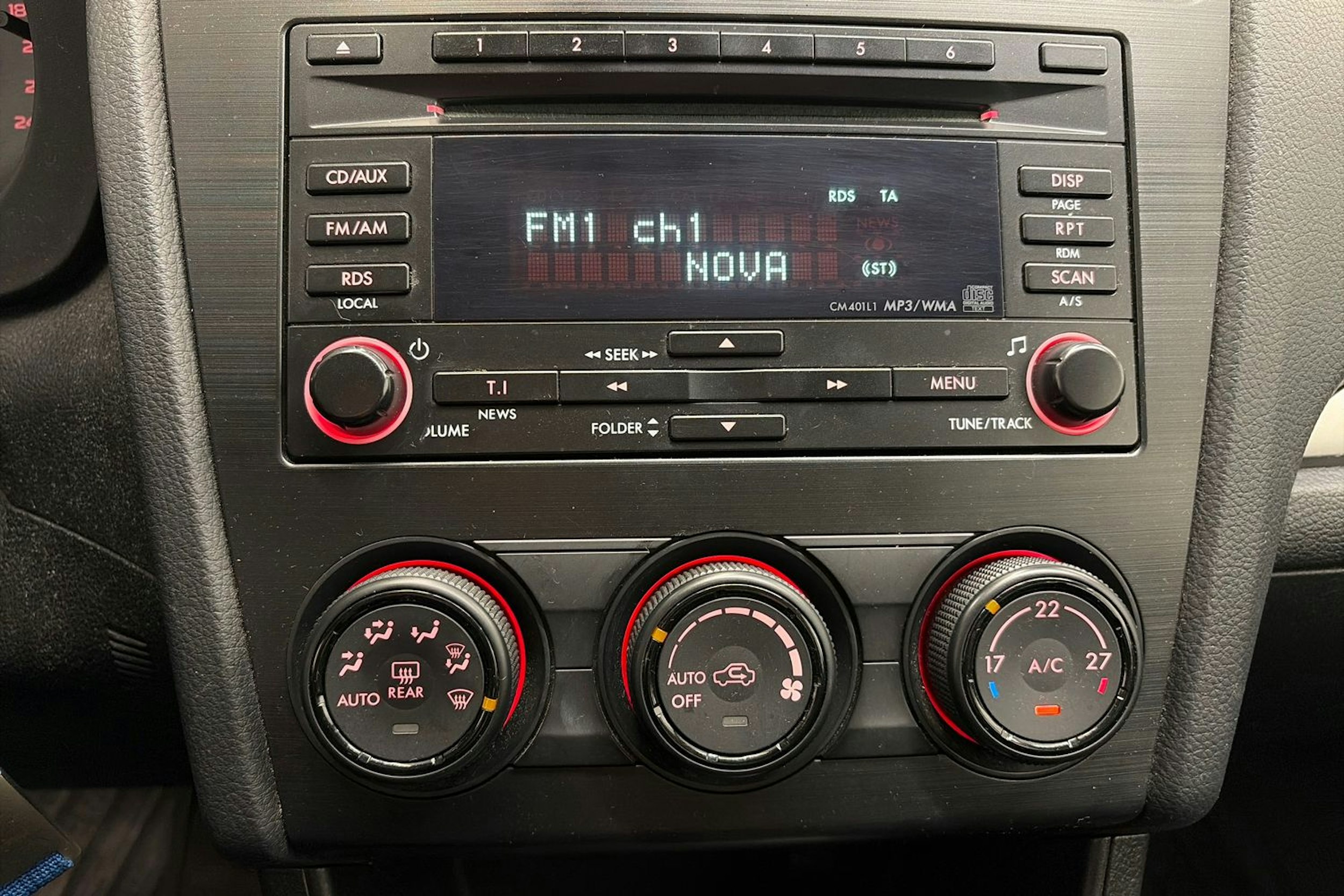 Valkoinen Subaru XV 2012 kuva 19.