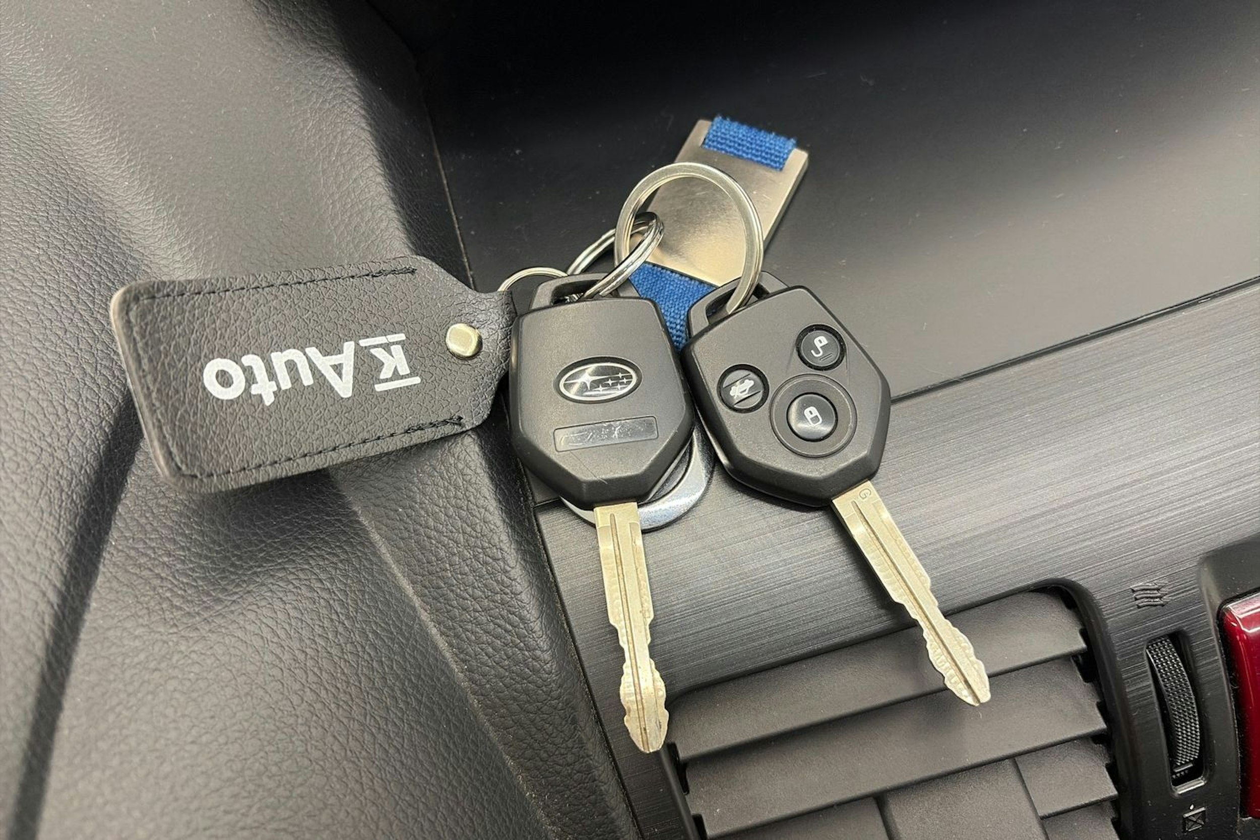 Valkoinen Subaru XV 2012 kuva 21.