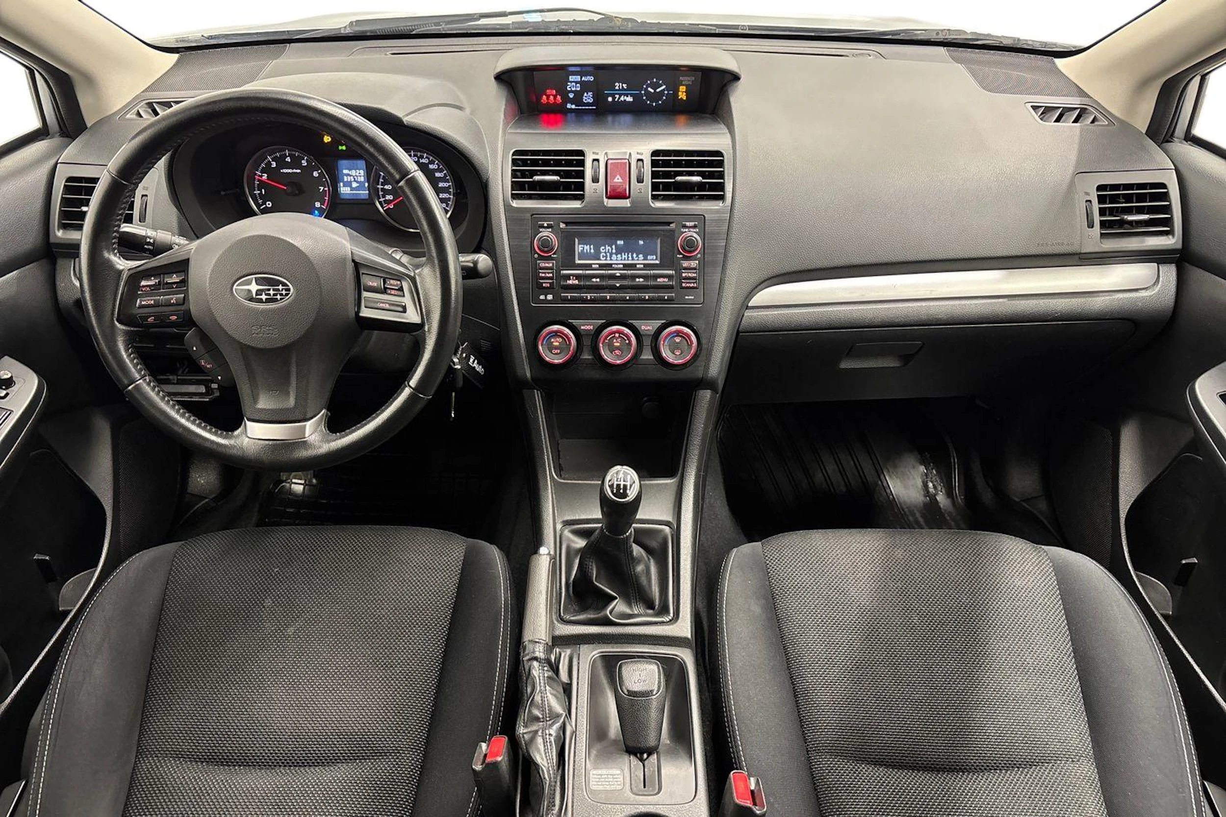 Hopea Subaru XV 2012 kuva 7.
