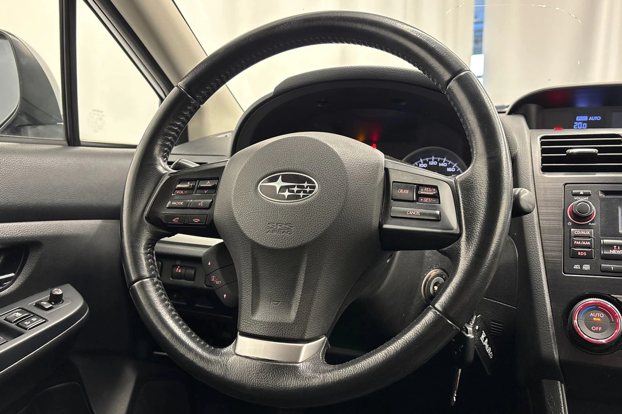 Hopea Subaru XV 2012 kuva 12.
