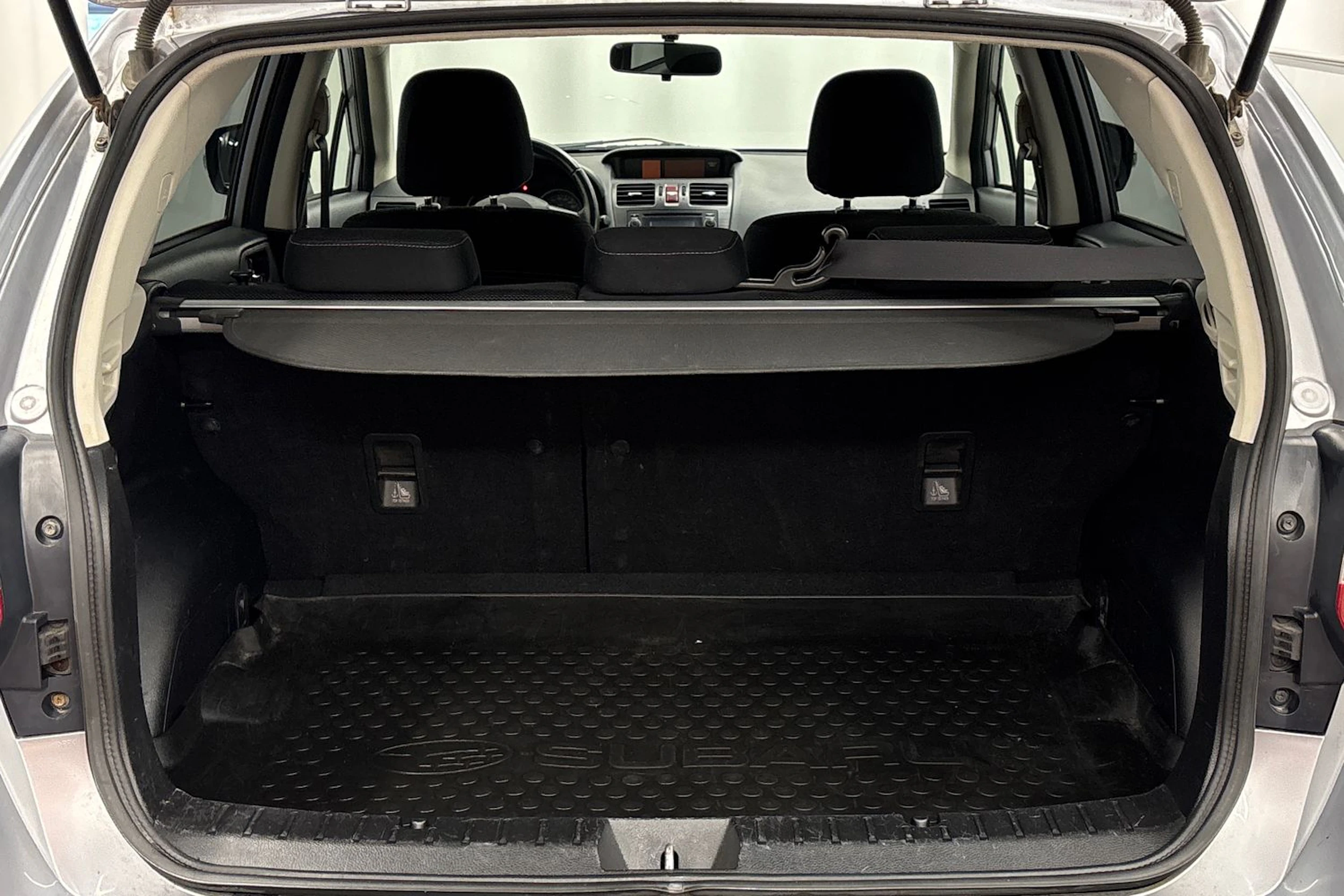 Hopea Subaru XV 2012 kuva 20.